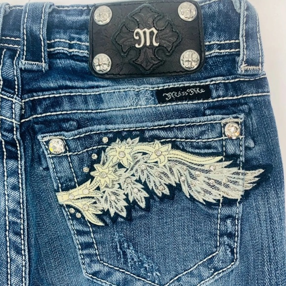 NWOT Miss Me Embellished Floral Wings Distressed Stretch Med Wash Faded Jeans - Picture 3 of 9